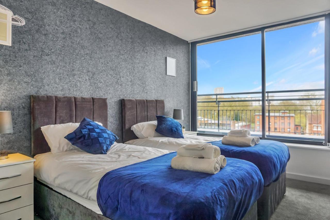 Penthouse - Amazing City Skyline Views - Free Parking - Balcony - Utilita Arena - New St Station - Bullring Shopping Birmingham Bagian luar foto