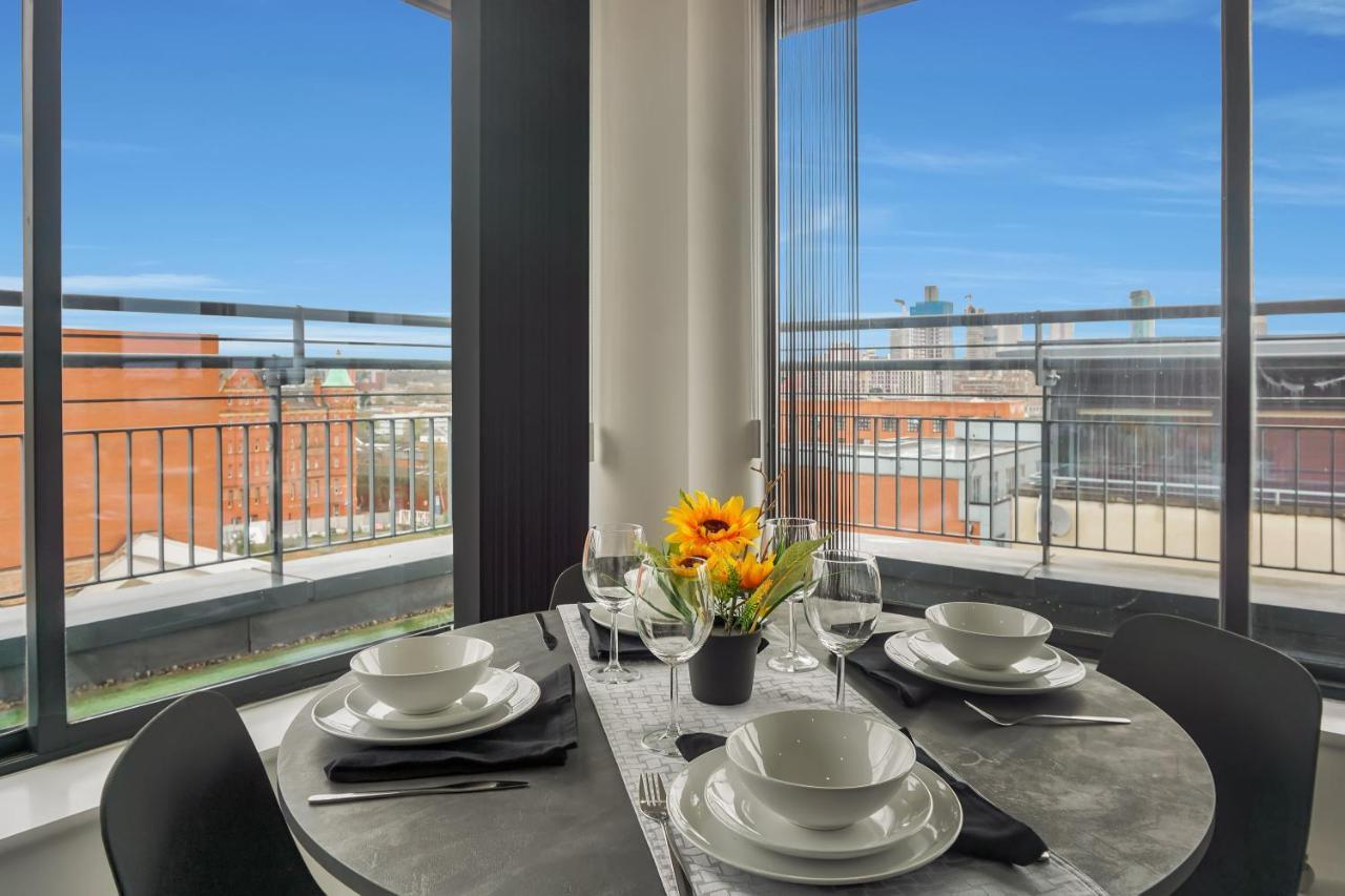 Penthouse - Amazing City Skyline Views - Free Parking - Balcony - Utilita Arena - New St Station - Bullring Shopping Birmingham Bagian luar foto
