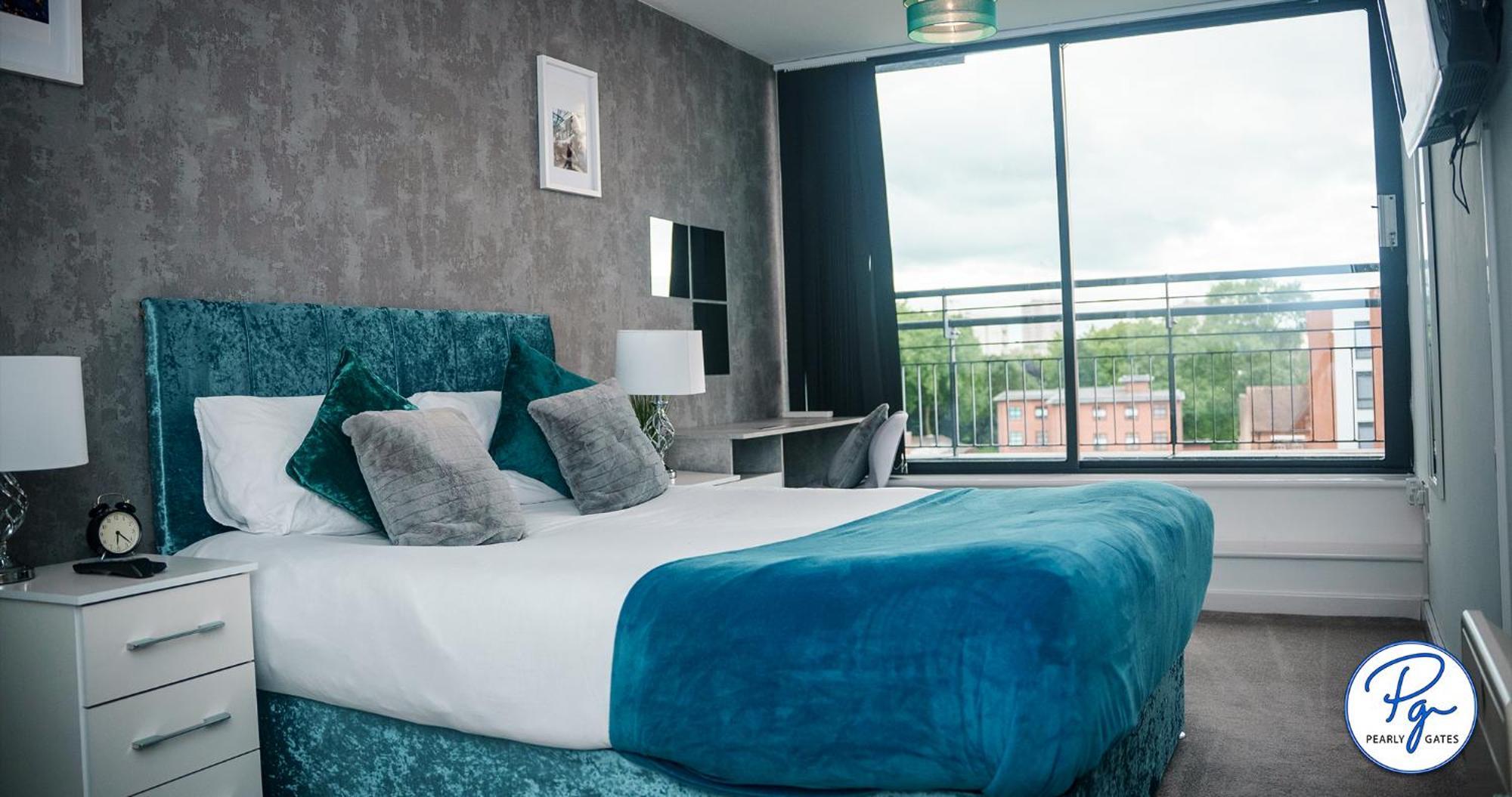 Penthouse - Amazing City Skyline Views - Free Parking - Balcony - Utilita Arena - New St Station - Bullring Shopping Birmingham Bagian luar foto