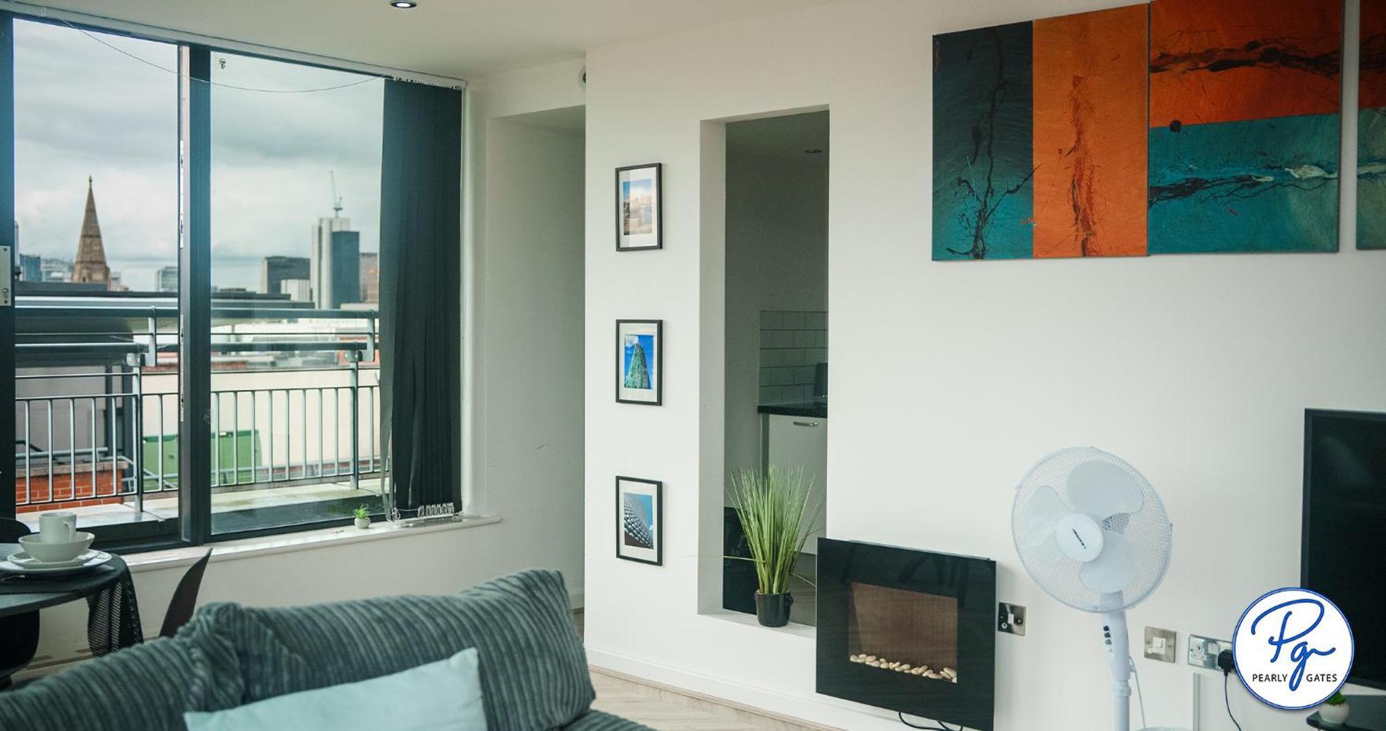 Penthouse - Amazing City Skyline Views - Free Parking - Balcony - Utilita Arena - New St Station - Bullring Shopping Birmingham Bagian luar foto